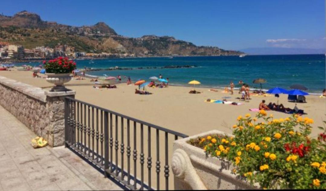 Arcadia Golden Bay Apartamento Giardini Naxos Exterior foto
