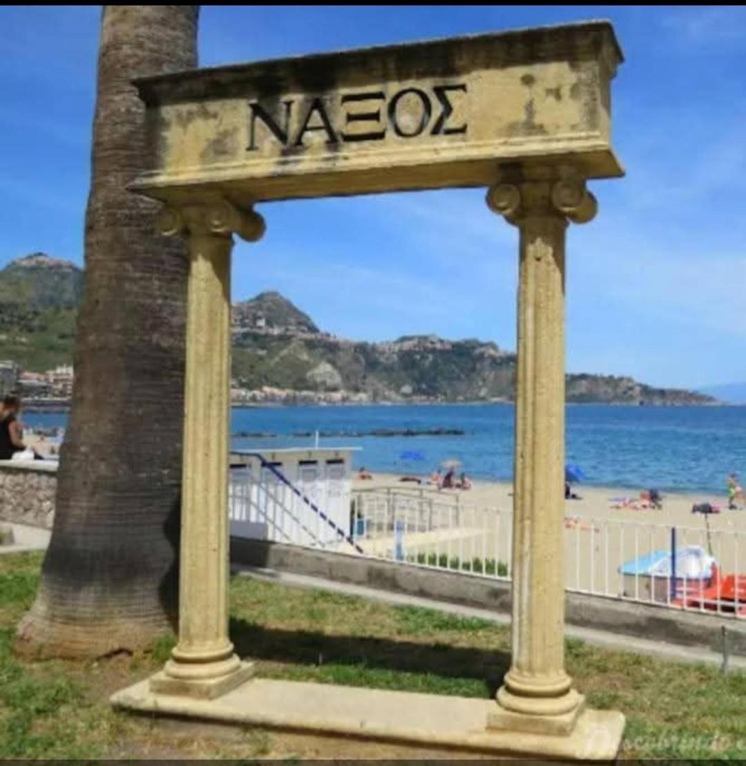 Arcadia Golden Bay Apartamento Giardini Naxos Exterior foto